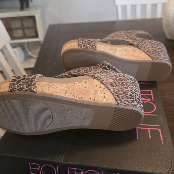 Corkys Brown Leopard Wedge Sandals - Picture 6 of 6